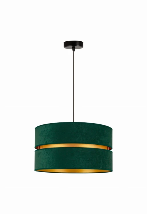 Lampa DUO w kolorze zieleni butelkowej to dekoracyjne oświetlenie jadalni lub salonu. Złote wnętrze podkreśla jej okrągłą formę. Abażur Ø 40 cm, wysokość 22 cm, zwis 100 cm, żarówka E27.
