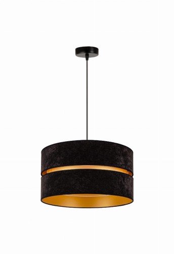 Czarna lampa wisząca DUO ze złotym wnętrzem i abażurem o zamszowym wykończeniu. Sprawdzi się nad stołem w jadalni lub w salonie. Abażur Ø 40 × 22 cm, zwis 100 cm, trzonek E27.