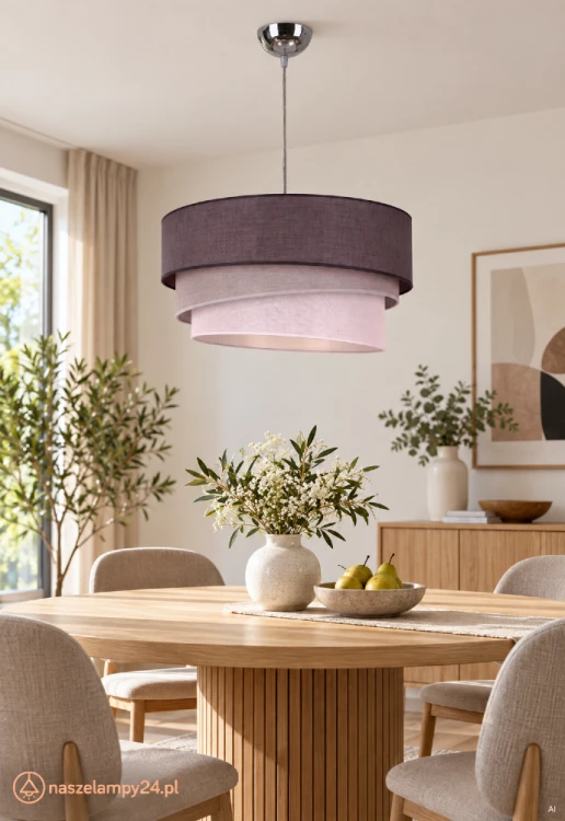 TRIO 7032 Duolla to lampa sufitowa z trzema warstwami abażuru: grafitową, szarą i białą. Stonowana kolorystyka pasuje do salonu, sypialni i jadalni. Dzięki oprawce 1 × E27 samodzielnie wybierzesz barwę światła.