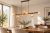 ESTERA WOOD 11096 to lampa nad stół z siedmioma punktami światła G9. Bursztynowe kule i drewno w kolorze orzecha nadają jej ciepły wygląd. Wymiary: 90 × 28 × 125 cm. Żarówki są sprzedawane osobno.