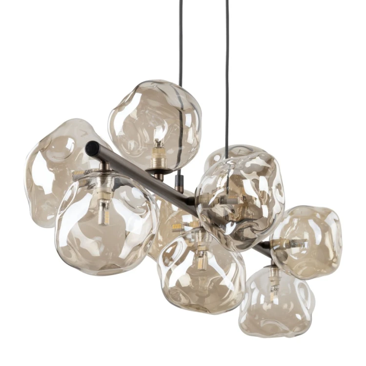 LAVA 11037 TK-Lighting to lampa wisząca w stylu glamour. Dziewięć koniakowych kloszy zdobi brązową listwę o długości 116 cm. Nad stół w jadalni lub barek w kuchni. 9xG9 LED max 8 W każde, IP20, gwarancja 2 lata. naszelampy24.pl. AI