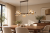Brązowa lampa nad stół LAVA Brown 7×G9 TK-Lighting 11033 łączy metal i dekoracyjne szkło. Pozioma listwa o szerokości 90 cm pasuje nad podłużny blat. Ściemnianie z odpowiednimi żarówkami i kompatybilnym ściemniaczem.