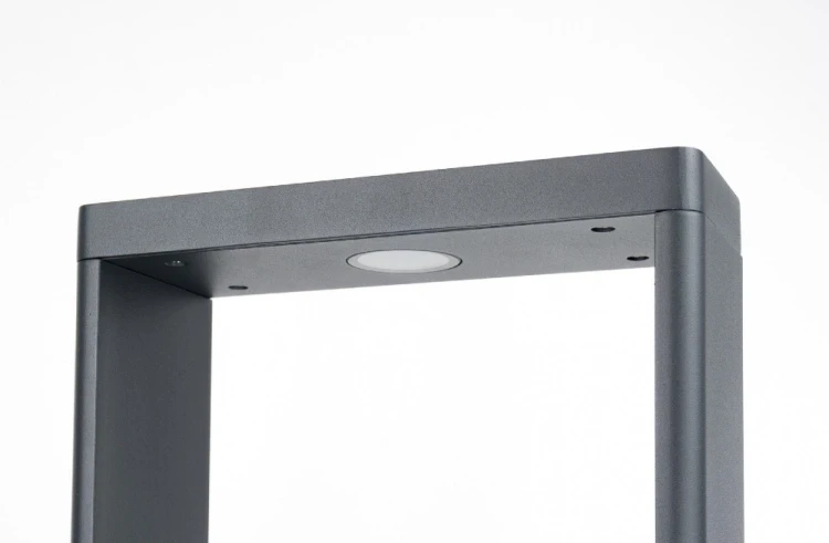 FORM B FLS-750 to nowoczesny słupek ogrodowy LED do oświetlenia podjazdu i ścieżek. Moc 9W, światło 4000K i strumień 485 lm. Aluminium lakierowane proszkowo, kolor antracyt RAL7016, wysokość 75 cm i szczelność IP65.