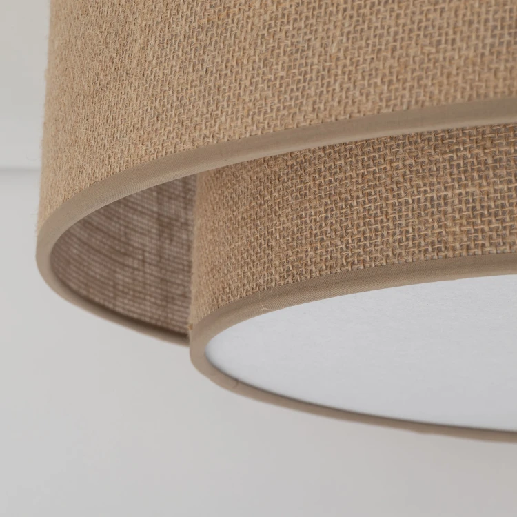 CALISTO 11046 TK-Lighting to plafon z jutowym abażurem do salonu, sypialni lub przedpokoju. Naturalne odcienie beżu i brązu podkreślają styl boho. Średnica 50 cm, 4×E27, IP20. Wygodny montaż abażuru za pomocą magnesu.
