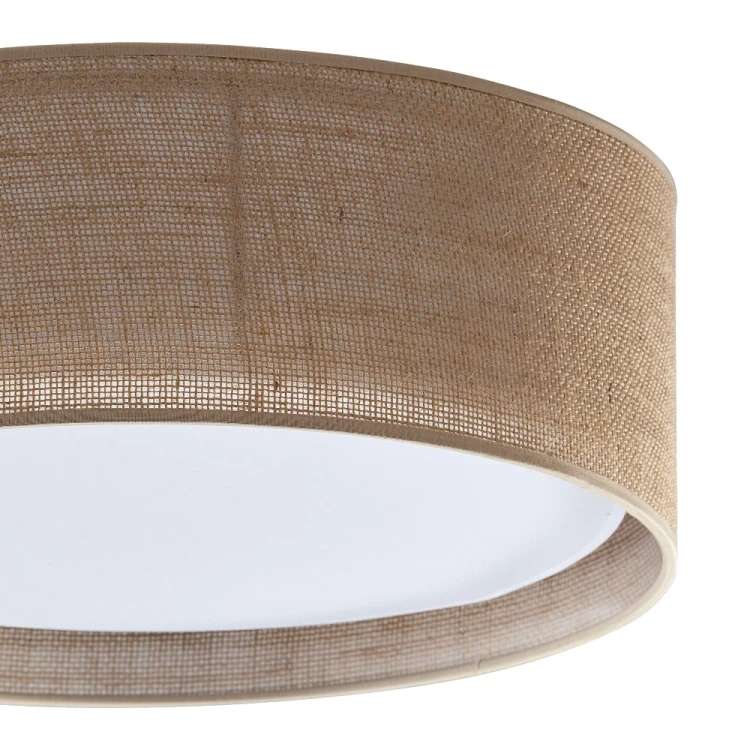 JUTA TK-Lighting 6584 to plafon boho z abażurem w odcieniu beżu. Lampa sufitowa o średnicy 60 cm i wysokości 17 cm pasuje do drewna i jasnych tkanin. Wybierz cztery żarówki E27 LED i dopasuj oświetlenie do swojej sypialni. Zobacz model na naszelampy24.pl.