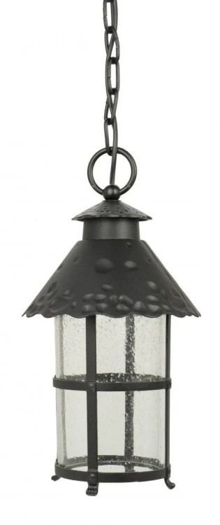 Lampa wisząca zewnętrzna TOLEDO K 1018/1/R to eleganckie oświetlenie do altany, werandy i zadaszonego tarasu. Dekoracyjne szkło z pęcherzykami powietrza, aluminiowy korpus oraz możliwość wyboru patyny podkreślają jej wyjątkowy charakter.