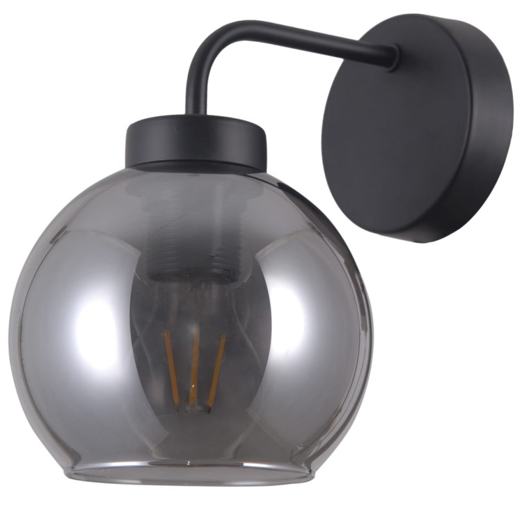 Stylowa lampa ścienna POGGI Italux WL-28028-1 z czarnym wykończeniem i dymionym, kulistym kloszem. Wykonana ze stali i szkła. Oprawa E27, max 40W, LED-ready. Wymiary 22x20x15 cm, IP20. Idealna do nowoczesnych wnętrz
