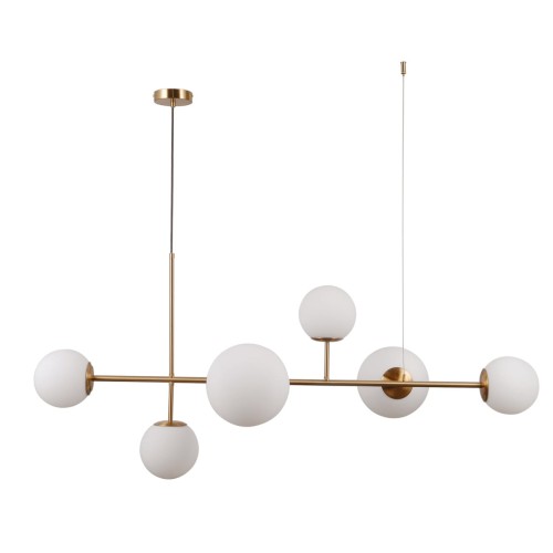 Lampa sufitowa VAILANTE Italux zachwyca miodowym mosiądzem i sześcioma białymi kloszami w kształcie kul. Szerokość 115 cm oraz regulowana wysokość 54–110 cm sprawiają, że doskonale pasuje nad stół, wyspę lub barek.