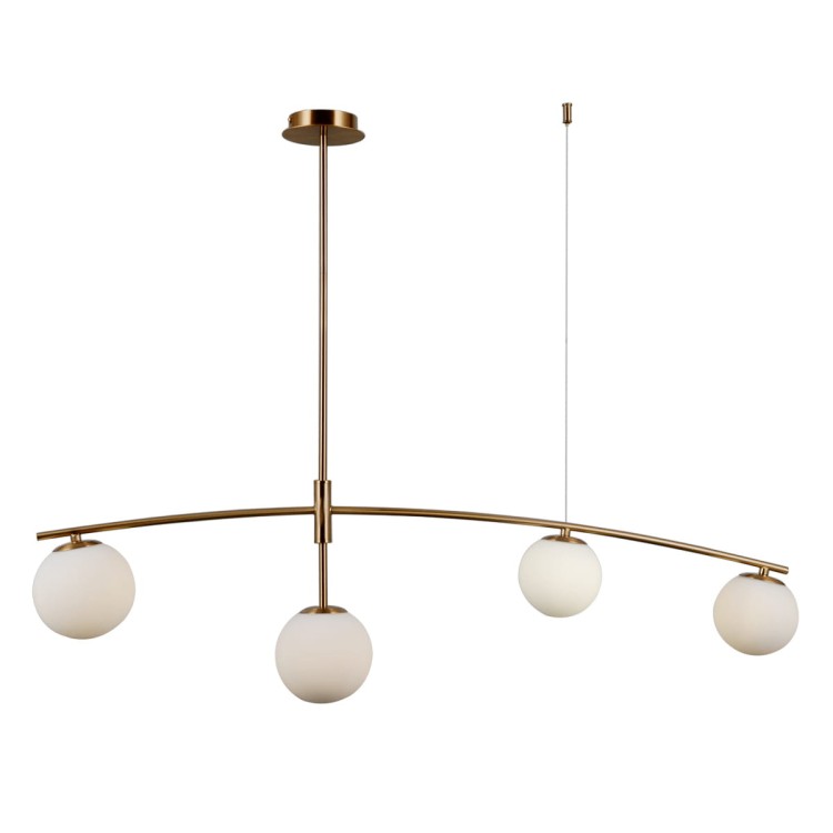 Lampa sufitowa SENAI 4xG9 z białymi kulami i mosiężną konstrukcją to wyjątkowa dekoracja salonu lub jadalni. Szerokość 110 cm pozwala efektownie oświetlić stół, wyspę kuchenną lub część wypoczynkową.