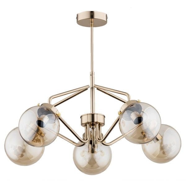 Lampa sufitowa BARSUM Alfa 27585 łączy złotą konstrukcję z pięcioma bursztynowymi kloszami. Oprawki 5×E14 maks. 40W każda. Szerokość 58 cm, wysokość 48,5 cm. Metal i szkło, IP20. Do salonu, jadalni i sypialni.
