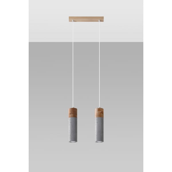 Nowoczesna lampa wisząca ZANE – betonowa tuba z detalem z naturalnego drewna. Minimalistyczny design do kuchni, jadalni i salonu. Wymienne źródło GU10 (max 40W) pozwala dobrać barwę i moc. Regulowana wysokość do 120 cm. IP20. Polska produkcja.