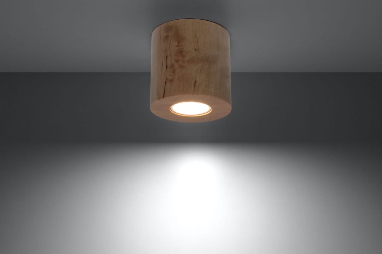 Plafon drewniany ORBIS Sollux SL.0492 to połączenie minimalistycznej formy i naturalnych materiałów. Ciepłe światło subtelnie podkreśla charakter wnętrza i tworzy przytulny klimat w nowoczesnej aranżacji.