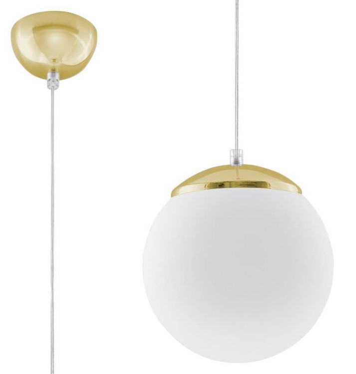 Lampa wisząca UGO 20 cm Sollux SL.0715 łączy biały szklany klosz w kształcie kuli ze złotym wykończeniem. Model 1xE27 doskonale sprawdzi się nad wyspą kuchenną, barkiem, stołem oraz przy łóżku w sypialni.