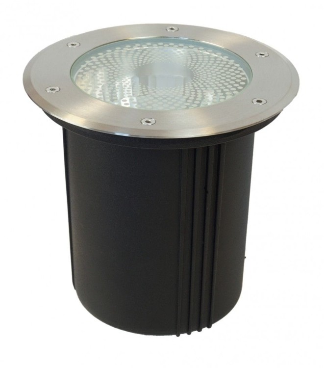 Lampa najazdowa PABLA M4031 SU-MA to duża okrągła oprawa gruntowa E27 do iluminacji elewacji, podjazdu i zieleni. IP67, hartowane szkło i nacisk do 500 kg zapewniają trwałość. Średnica 20 cm. Żarówka nie jest w komplecie.