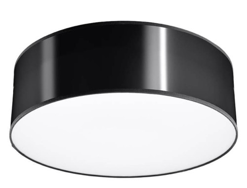 Plafon ARENA 25 cm czarny Sollux SL.0127 to kompaktowa lampa sufitowa 1xE27. Okrągły klosz z PVC pasuje do korytarza, przedpokoju, kuchni, sypialni i biura. Wysokość 11 cm. Żarówka nie jest dołączona.