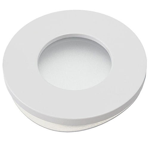 Białe oczko sufitowe IP44 EKZ305 to trwałe i estetyczne rozwiązanie do łazienki. Aluminiowa konstrukcja odporna na wilgoć, okrągły kształt oraz otwór montażowy 6 cm gwarantują łatwy montaż i nowoczesny wygląd.