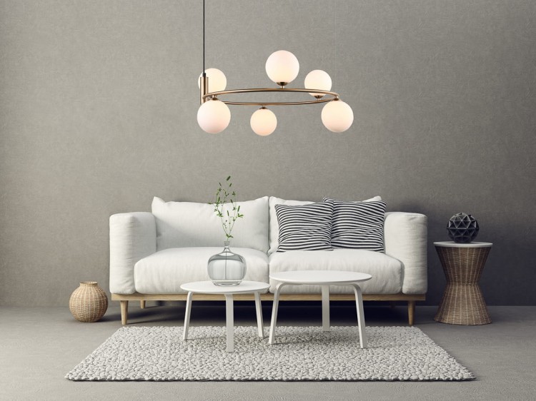 Złota lampa sufitowa AMILY 6x25W Italux z sześcioma mlecznymi kloszami G9 to nowoczesna propozycja do salonu, jadalni i kuchni. Połączenie minimalistycznej formy i eleganckiego stylu dodaje wnętrzu wyjątkowego charakteru.