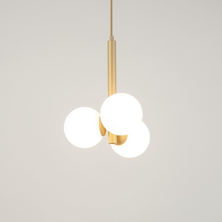 Oświetlenie sufitowe PERLA 3xG9 marki Sigma w kolorze złotego beżu, trzy białe kuliste klosze z mlecznego szkła, regulowana wysokość, stylowa lampa do salonu, sypialni, jadalni lub korytarza, idealna do żarówek LED G9