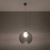 Lampa sufitowa BALL 1xE27 Sollux łączy grafitowe szkło z chromowanymi elementami. Klosz kula 30 cm nadaje oprawie lekką formę, a wysokość 120 cm pozwala zastosować ją nad stołem, stolikiem nocnym, barkiem lub blatem kuchennym.