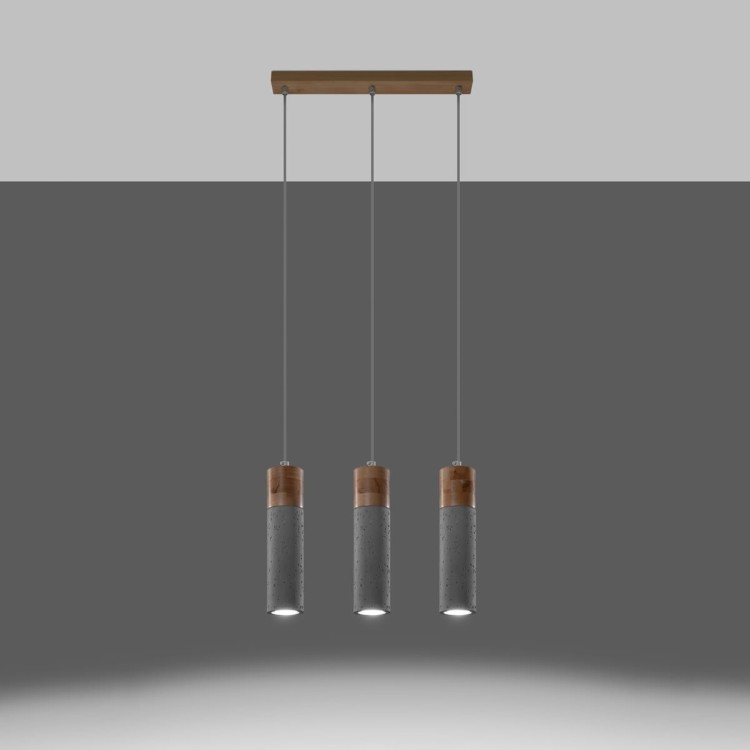 Nowoczesna lampa wisząca ZANE – betonowa tuba z detalem z naturalnego drewna. Minimalistyczny design do kuchni, jadalni i salonu. Wymienne źródło GU10 (max 40W) pozwala dobrać barwę i moc. Regulowana wysokość do 120 cm. IP20. Polska produkcja