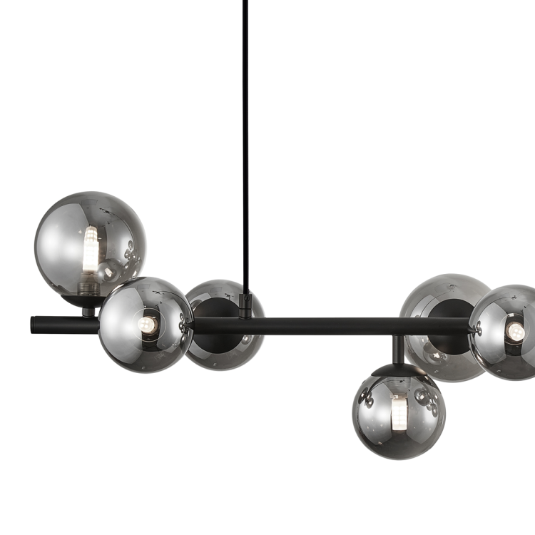 Lampa wisząca MILA 10xG9 marki Milagro to nowoczesny żyrandol z dziesięcioma dymionymi kloszami i czarną, metalową konstrukcją. Wykonana z metalu i szkła, idealna do salonu, jadalni i nowoczesnych wnętrz. Źródło światła: 10x G9 LED max 9W, IP20