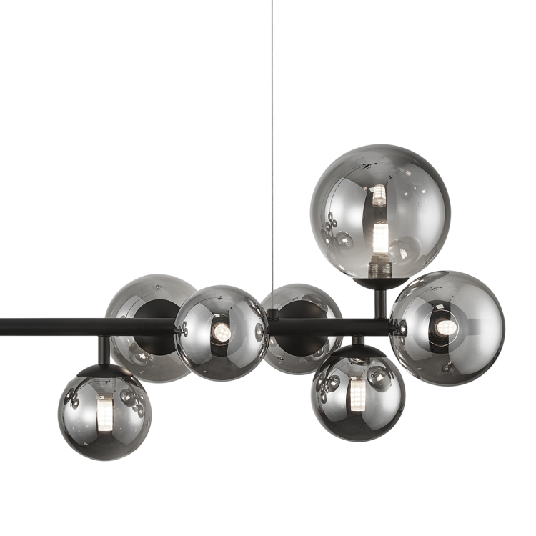 Lampa wisząca MILA 10xG9 marki Milagro to nowoczesny żyrandol z dziesięcioma dymionymi kloszami i czarną, metalową konstrukcją. Wykonana z metalu i szkła, idealna do salonu, jadalni i nowoczesnych wnętrz. Źródło światła: 10x G9 LED max 9W, IP20