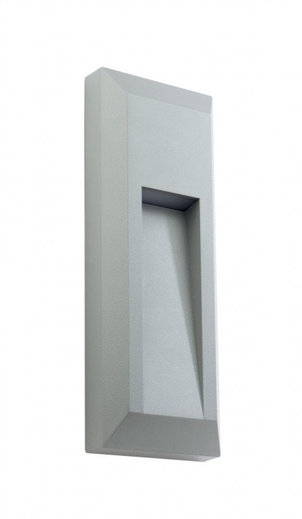 Lampa elewacyjna Mur PC 2502B w kolorze popielatym to stylowe i trwałe oświetlenie zewnętrzne. Zdjęcie przedstawia kompaktową, natynkową oprawę LED o mocy 1,5W, idealną do podświetlenia elewacji, schodów lub ogrodzenia. Wysoka szczelność IP65
