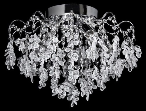 Plafon FLORES chrom 5xE27 + LED 6500K to idealne połączenie nowoczesnego oświetlenia i stylu glamour. Kryształowe dekoracje pięknie odbijają światło, a chromowana oprawa dodaje wnętrzu elegancji i prestiżu.