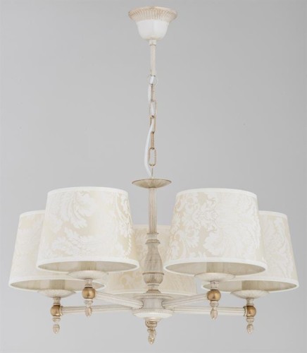 Żyrandol ROKSANA 5xE14 Alfa 18535 w kolorze białym antycznym wyróżnia się pięcioma wzorzystymi abażurami. Elegancka lampa wisząca do klasycznego salonu, jadalni, sypialni lub reprezentacyjnego holu.
