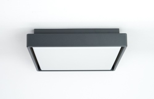 Nowoczesna plafoniera LED 27W o wymiarach 28,5x28,5 cm to trwała i stylowa oprawa z IP65. Oferuje 3 barwy światła (2700K/3000K/4000K), 2590 lm i aluminiową obudowę w kolorze ciemnego popielu. Idealna do wnętrz i zadaszeń zewnętrznych