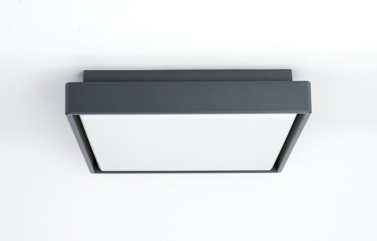 Nowoczesna plafoniera LED 27W o wymiarach 28,5x28,5 cm to trwała i stylowa oprawa z IP65. Oferuje 3 barwy światła (2700K/3000K/4000K), 2590 lm i aluminiową obudowę w kolorze ciemnego popielu. Idealna do wnętrz i zadaszeń zewnętrznych