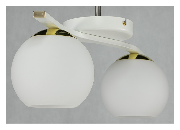 Lampa sufitowa MAREA 2xE27 biała ze złotymi dodatkami. Klosze białe w formie kuli. Listwa mocująca. Polski produkt firmy Lemir.