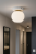 Nowoczesna lampa sufitowa Lemir MAREA 1xE27 zachwyca minimalistyczną formą i połączeniem bieli ze złotem. Kulisty klosz z mlecznego szkła zapewnia przyjemne, rozproszone światło. Idealna do nowoczesnych i klasycznych wnętrz.