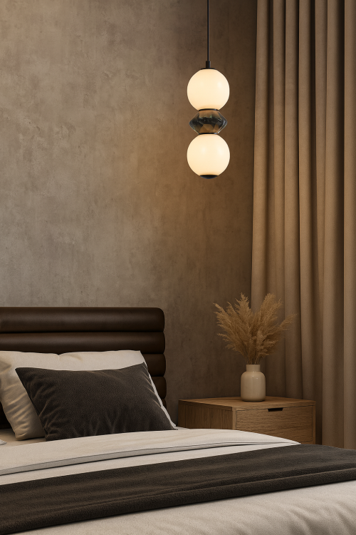 Lampa sufitowa BALOS 10W LED Italux to połączenie nowoczesnego designu i elegancji. Czarna armatura, opalowy biały klosz i dekoracyjny ceramiczny element tworzą wyjątkową kompozycję. Idealna do salonu, jadalni, kuchni lub przedpokoju