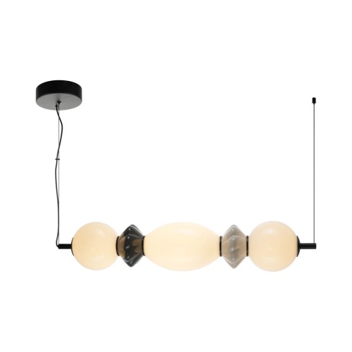 Lampa wisząca BALOS Italux PND-94921-4A-BK łączy czarną oprawę, białe elementy świetlne i dekoracyjne detale. Jej pozioma forma pięknie prezentuje się nad stołem w nowoczesnej jadalni.