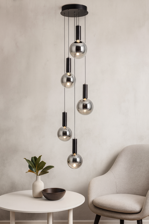 Lampa sufitowa STRELA czarna 5x5W LED dymione klosze kule Italux PND-34378-5S-BK. Żyrandol kaskada w nowoczesnym wydaniu.