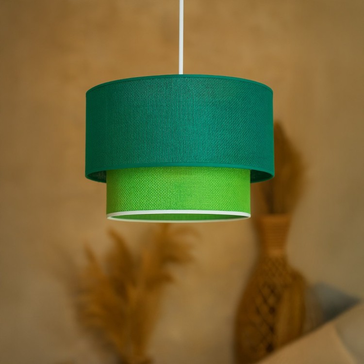 Lampa sufitowa BUENA MLP1828 marki Milagro w kolorze zielono-oliwkowym to elegancka oprawa z tkaniny i tworzywa sztucznego. Średnica 35 cm, wysokość 90 cm. Pasuje do żarówek E27, idealna do salonu, sypialni czy jadalni.