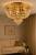 Plafoniera kryształowa ALMADA złota 6x60W Venti to elegancka lampa sufitowa z przezroczystymi kryształami i złotą oprawą. Idealna do salonu, sypialni czy jadalni, łączy luksusowy wygląd z funkcjonalnością. Obsługuje 6x E27 60W, możliwość LED