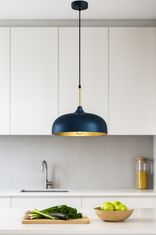 Lampa wisząca LINCOLN BLUE/GOLD Milagro MLP8033 z niebieskim metalowym kloszem i złotym wnętrzem. Nowoczesna i elegancka, idealna do salonu, jadalni lub kuchni. Regulowana wysokość 35–90 cm i średnica 35 cm zapewniają funkcjonalne.