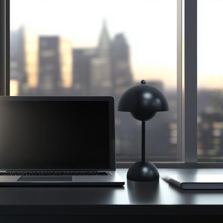 Lampka nocna COSTA Black ML2271 Milagro łączy styl retro z nowoczesnością. Posiada wbudowany akumulator USB-C, dotykowy włącznik, regulację barwy światła 3000K–6000K i ściemnianie. Idealna do sypialni, biura, restauracji czy hotelu