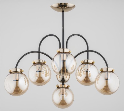 Lampa sufitowa BELIZE 6x40W Alfa 27536 – elegancki żyrandol złoty z sześcioma kloszami kulistymi z bursztynowego szkła. Idealne oświetlenie do salonu, jadalni, sypialni czy holu. Styl glamour i nowoczesny design w polskiej jakości wykonania