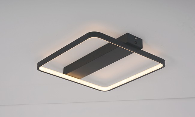 Lampa sufitowa Centauri LED 40W czarna z pilotem RF 2.4G zapewnia regulację barwy i natężenia światła. Energooszczędna, designerska i funkcjonalna – doskonała do wnętrz nowoczesnych i klasycznych.