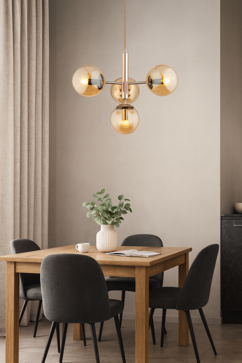 Stylowa lampa VOLDA PICOLO 4xE14 złota Alfa 63074 z bursztynowymi kulami. Designerskie oświetlenie nad stół lub wyspę kuchenną. Pasuje do LED.