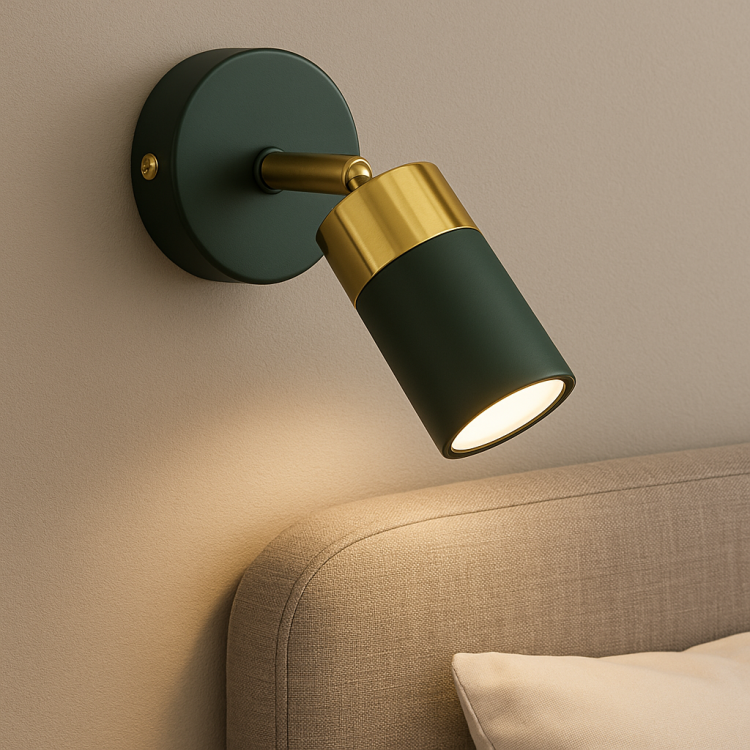 Kinkiet JOKER GREEN/GOLD Milagro to eleganckie połączenie zieleni i złota w nowoczesnej formie. Idealny do sypialni, salonu i korytarza. Wysoka jakość i stylowy design.