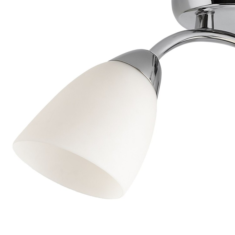 Lampa sufitowa PORTOS Milagro ML2266 zachwyca chromowaną konstrukcją i klasycznymi białymi kloszami. Trzy źródła światła gwarantuje świetne doświetlenie wnętrza.