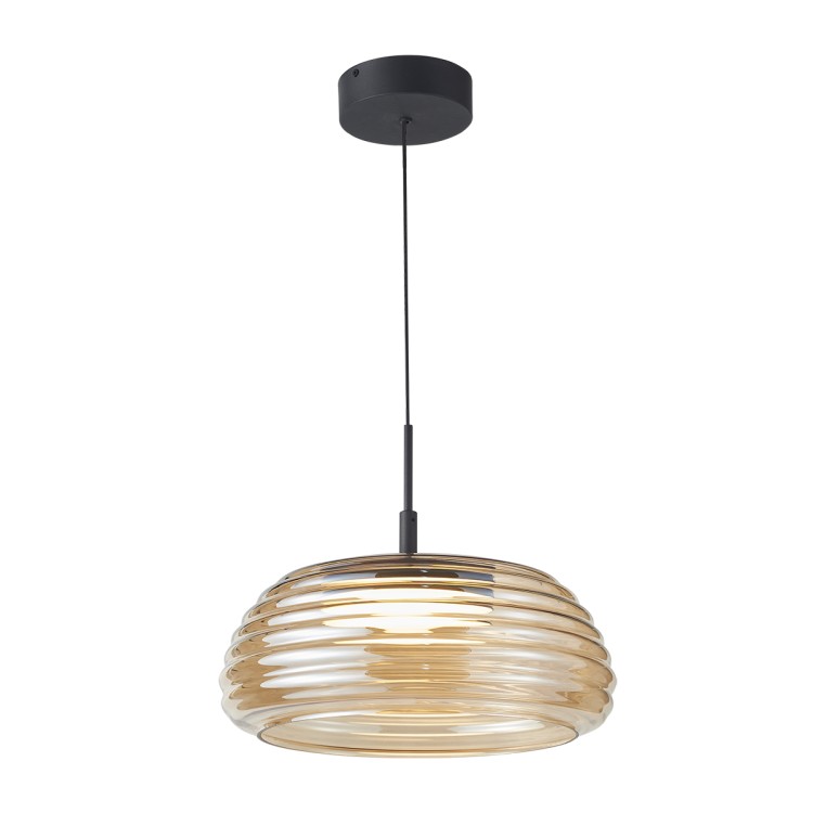 LOCULI PND-24040-BK-AMB to stylowa lampa wisząca z efektem bursztynowego szkła, mocnym LED 20W i 3-stopniowym ściemnianiem. Średnica 41 cm sprawia, że świetnie prezentuje się nad stołem lub wyspą.