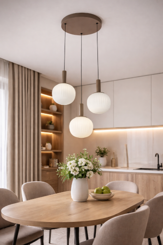 Nowoczesna lampa wisząca 3-płomienna z brązowym stelażem i mlecznymi, ryflowanymi kloszami to idealne oświetlenie do salonu, jadalni, kuchni i sypialni. Wbudowane LED 18W i wybór barwy światła 3000K/4000K/6000K gwarantują funkcjonalność