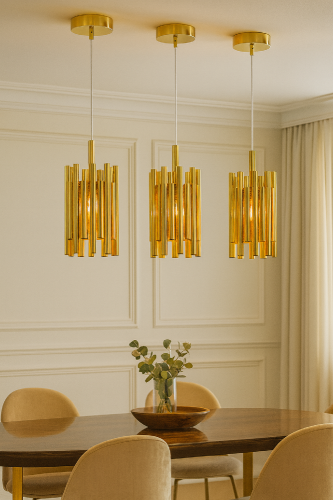 NARNI 1xE27 to złota lampa wisząca o średnicy 25 cm, która podkreśla nowoczesny styl wnętrza. Doskonała do kuchni, salonu, jadalni oraz przestrzeni komercyjnych