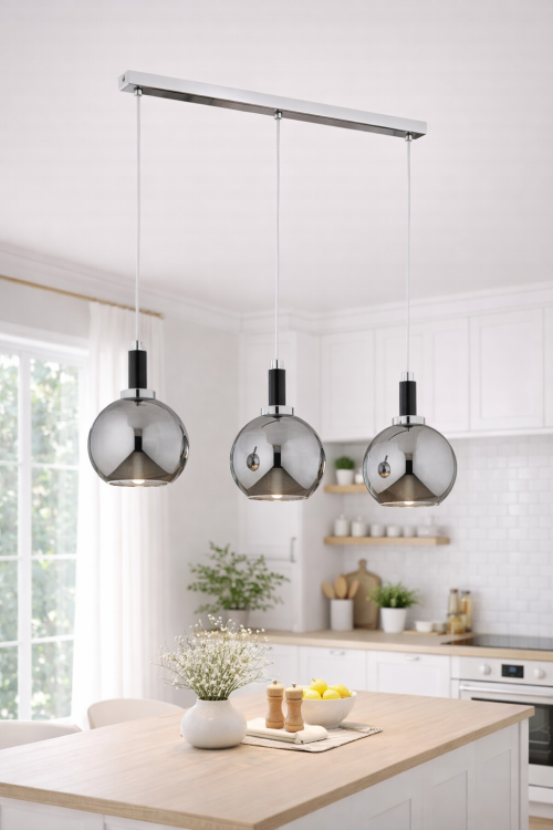 Nowoczesna lampa sufitowa HETTY 3xE27 z dymionymi kulami szklanymi i elementami drewna. Elegancki design, regulowana wysokość do 90 cm i możliwość montażu nad stołem lub wyspą kuchenną.