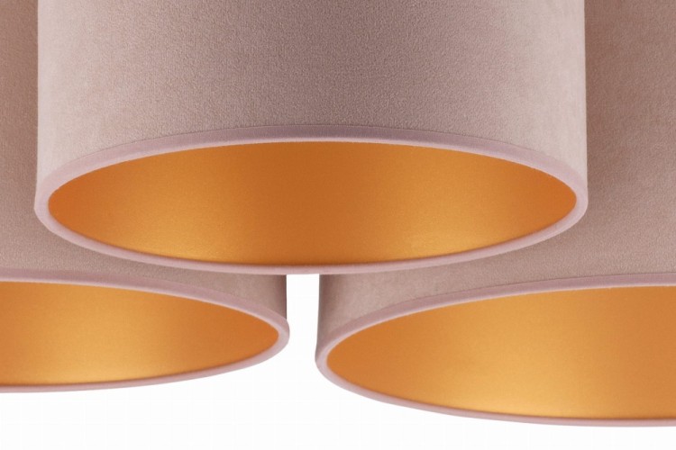 BEIGE 3xE27 Duolla to nowoczesna lampa sufitowa z beżowymi abażurami i złotym wnętrzem. Trzy źródła światła zapewniają równomierne i przyjemne oświetlenie wnętrza.